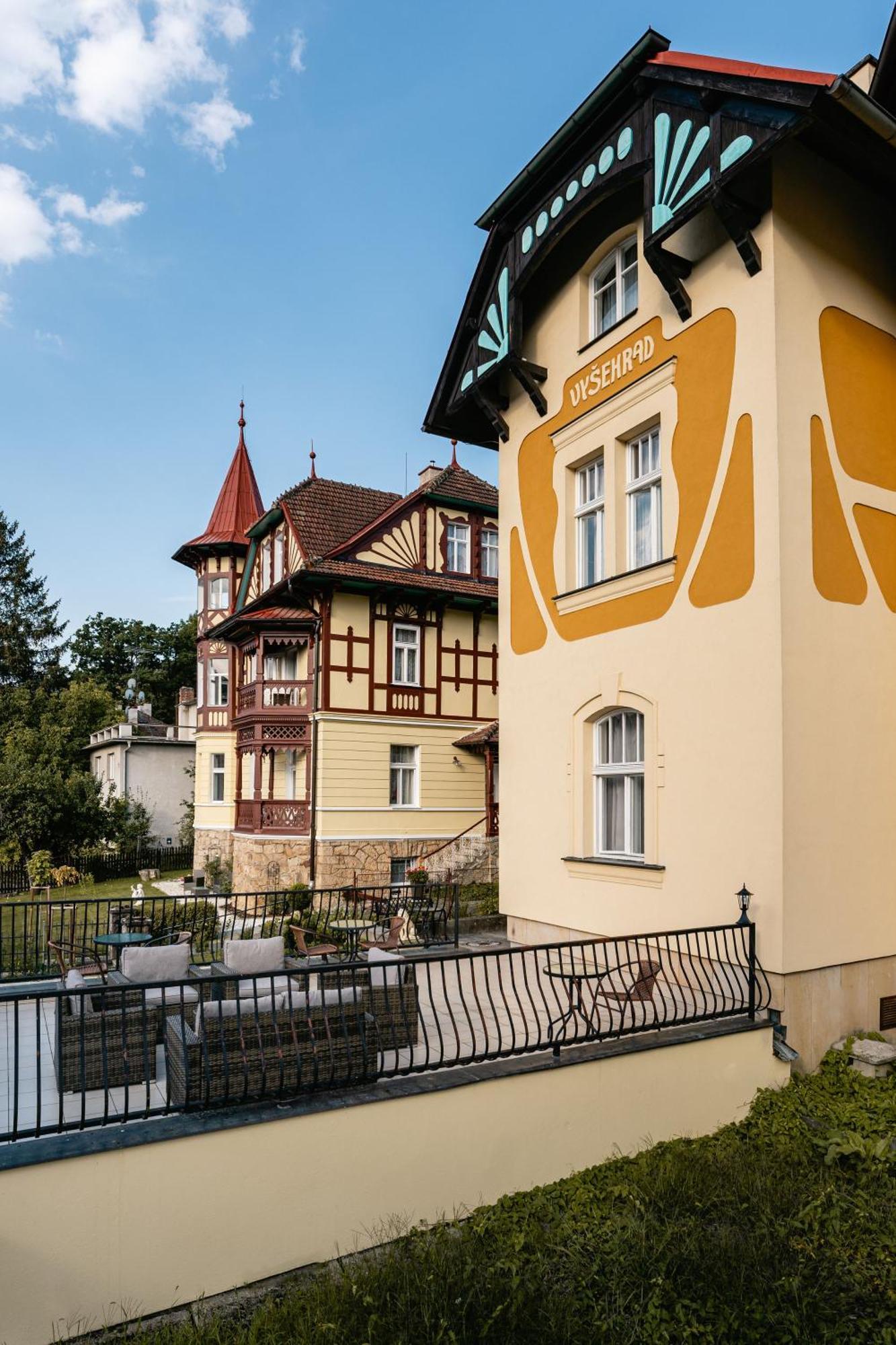 Vila Vysehrad لوهاكوفيس المظهر الخارجي الصورة