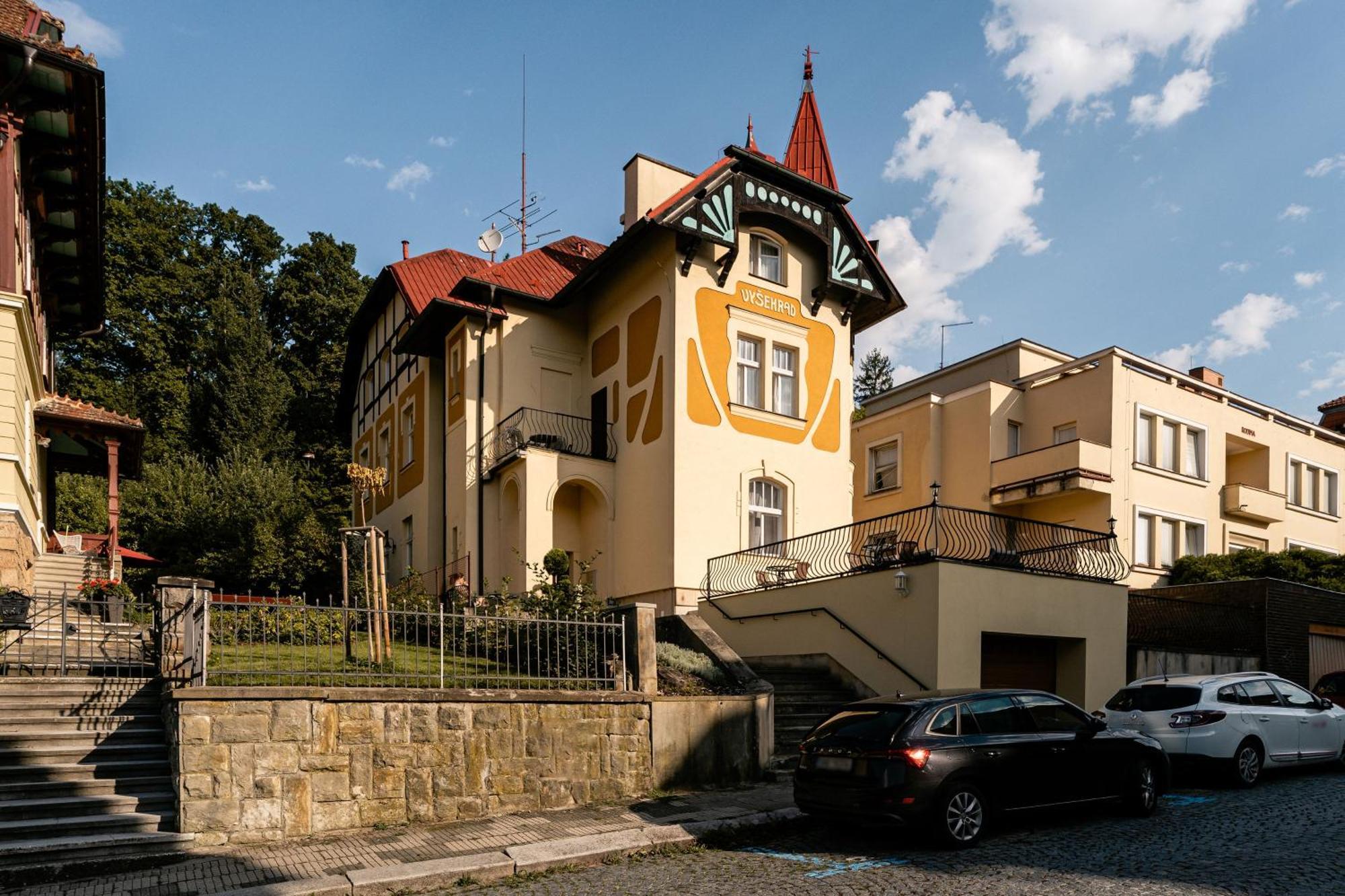 Vila Vysehrad لوهاكوفيس المظهر الخارجي الصورة